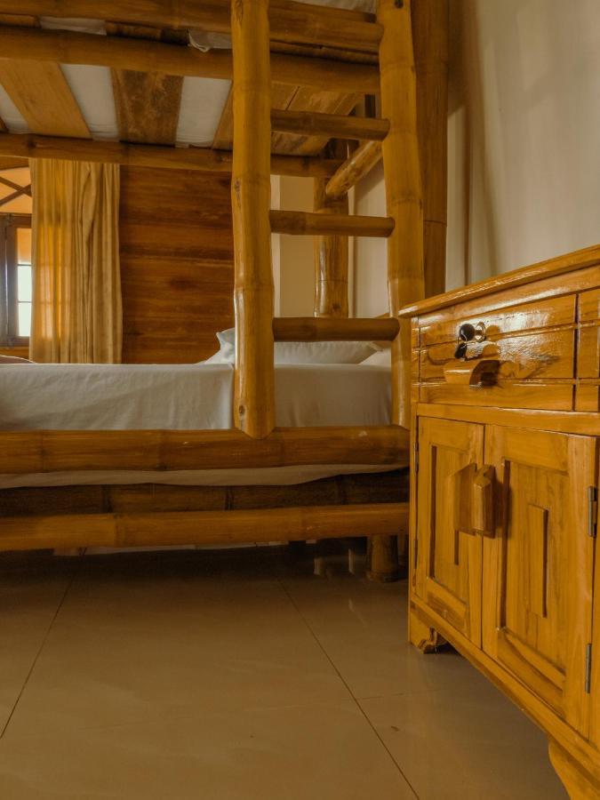 Hostal Poseidon Пуэрто-Кайо Экстерьер фото