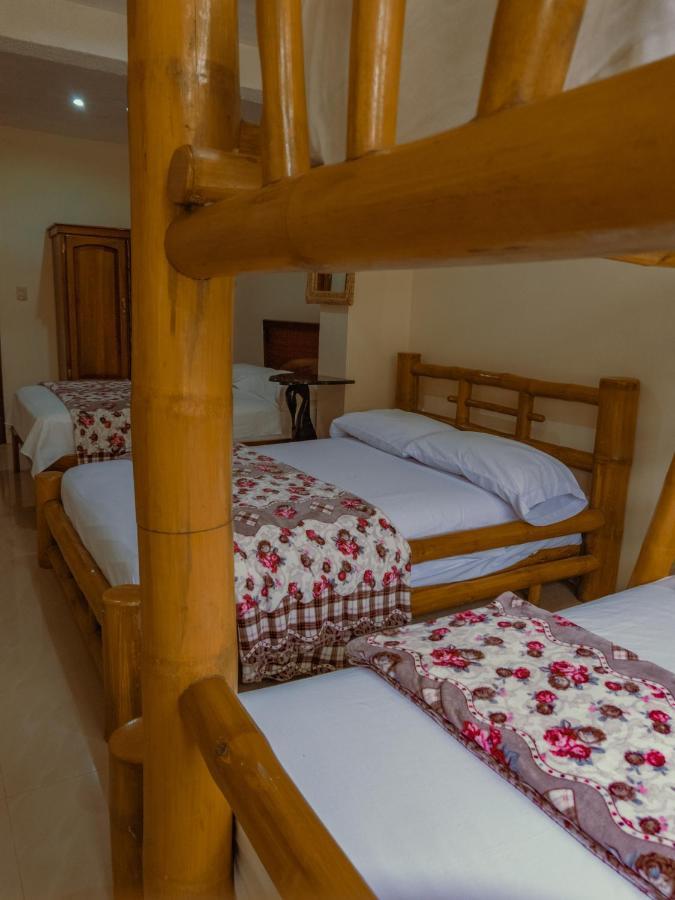 Hostal Poseidon Пуэрто-Кайо Экстерьер фото