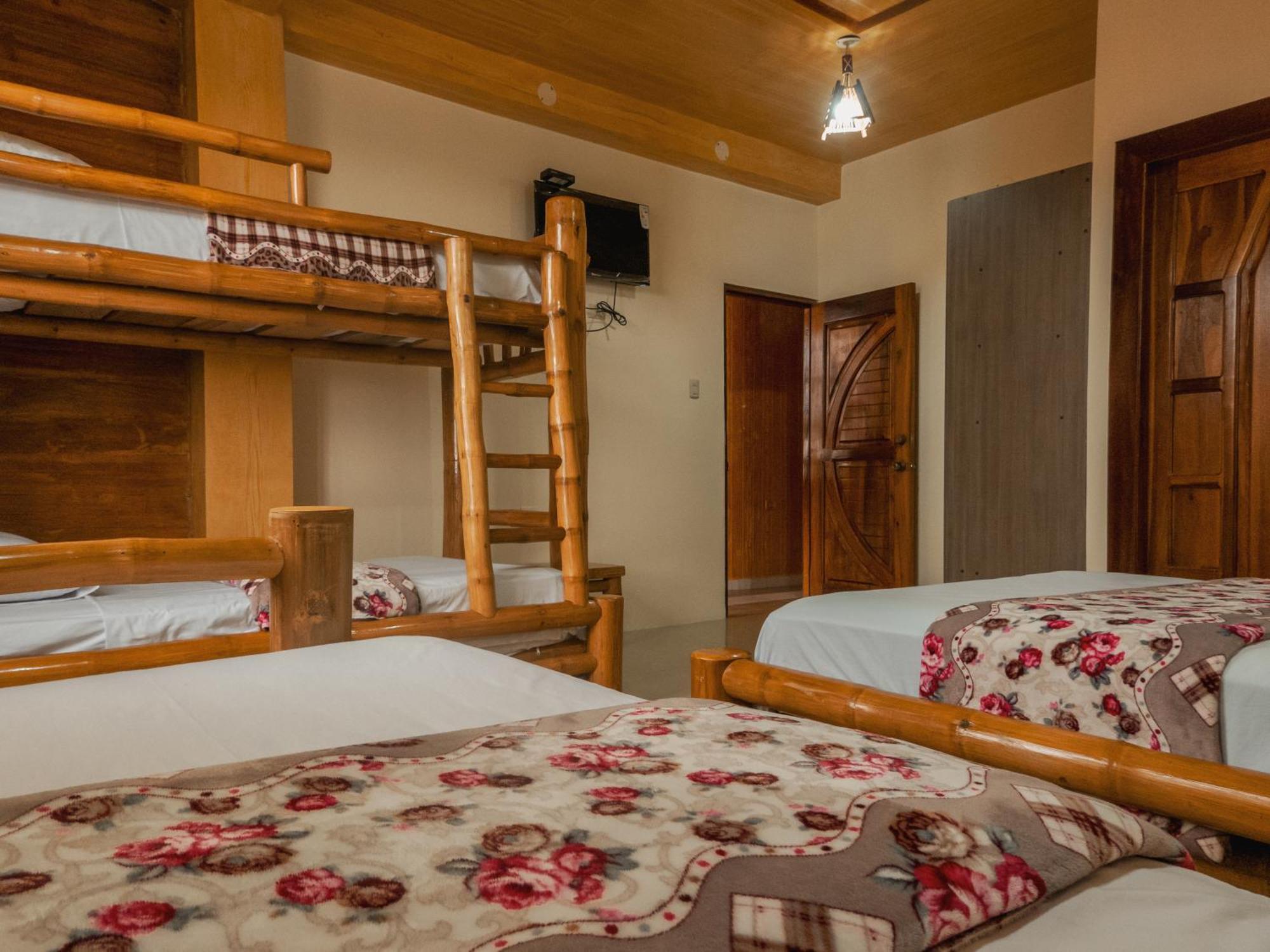 Hostal Poseidon Пуэрто-Кайо Экстерьер фото