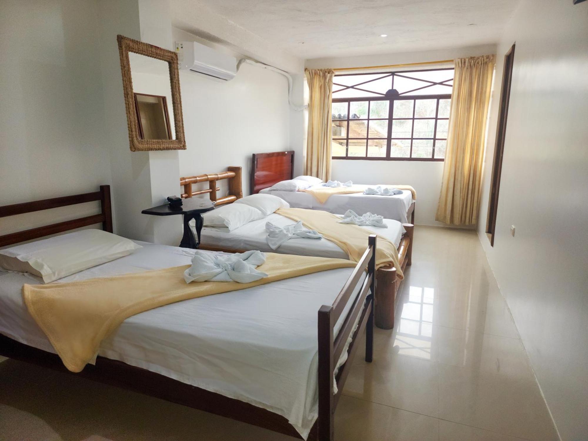 Hostal Poseidon Пуэрто-Кайо Экстерьер фото