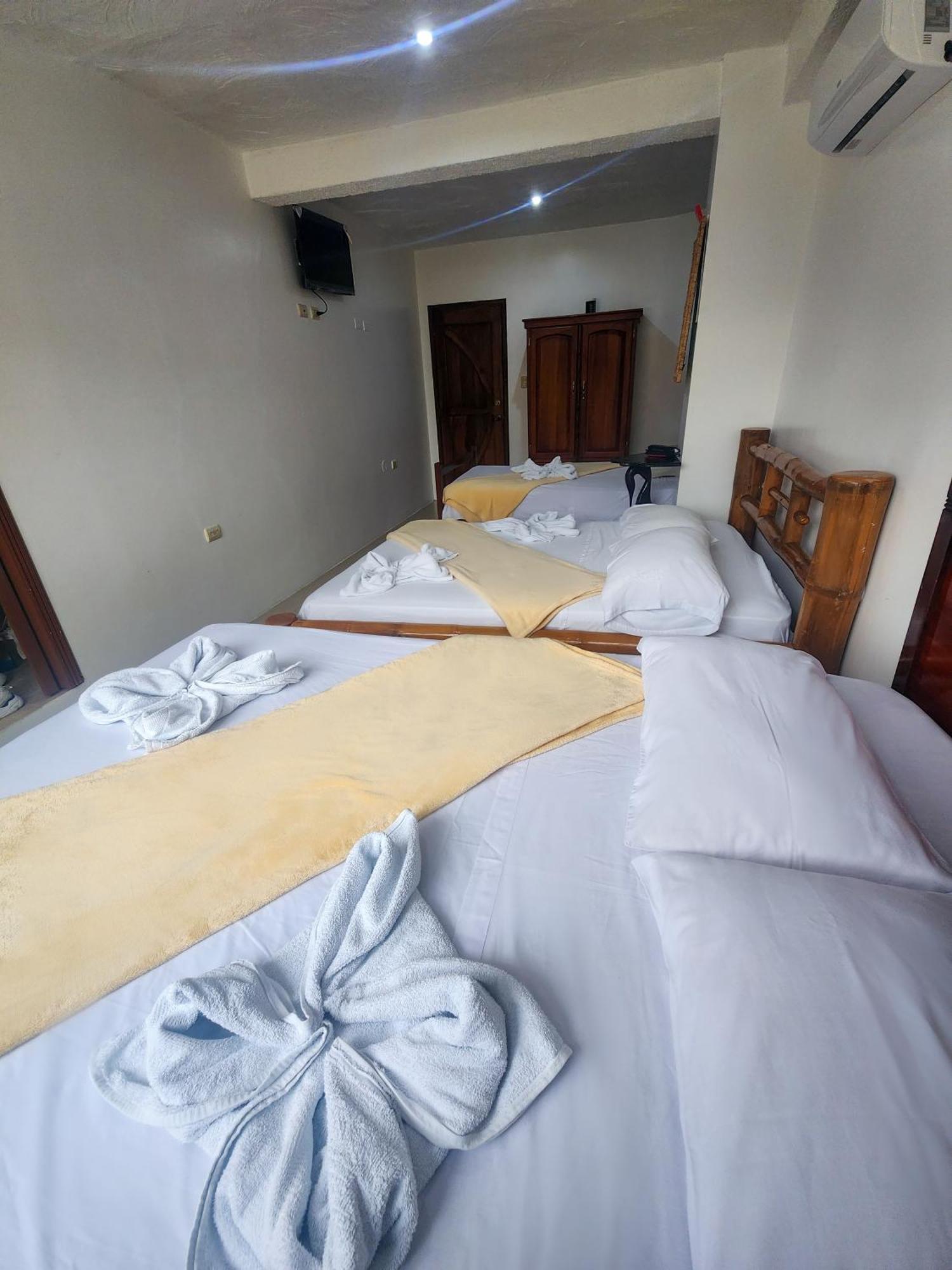 Hostal Poseidon Пуэрто-Кайо Экстерьер фото