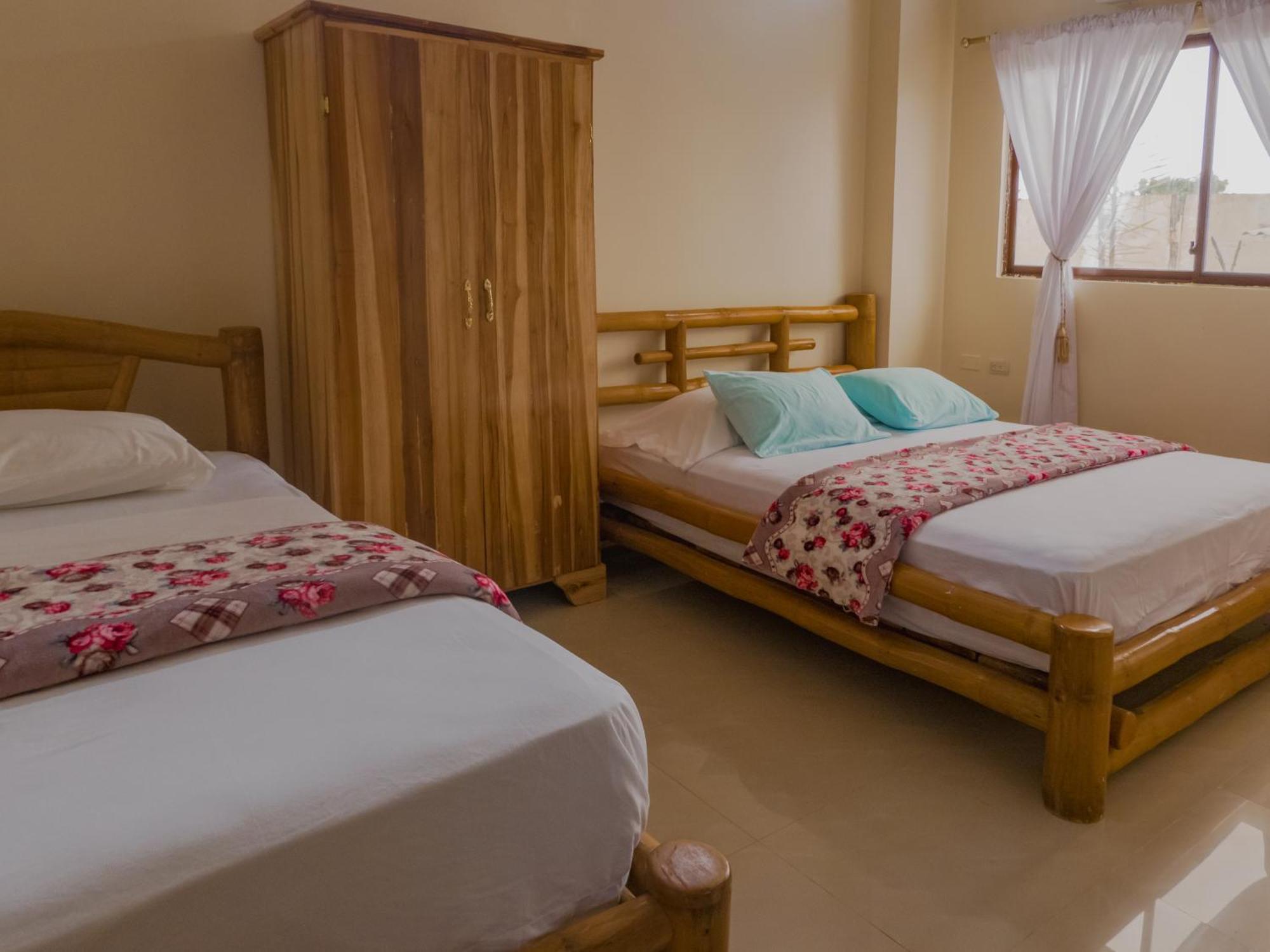 Hostal Poseidon Пуэрто-Кайо Экстерьер фото